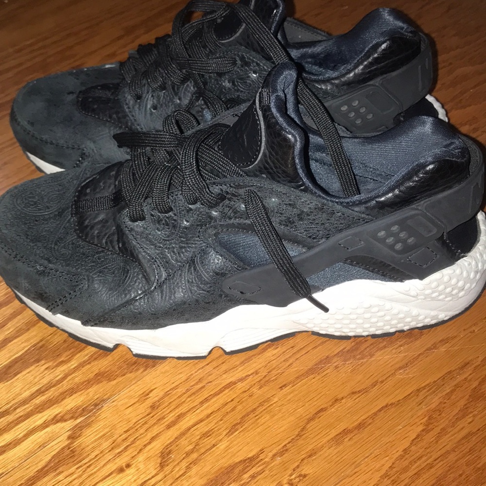 Black LEATHER hurraches